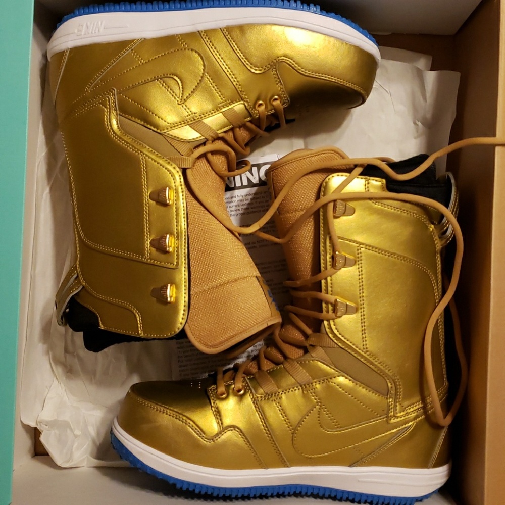 Womens Nike SB Vapen snowboarding boots